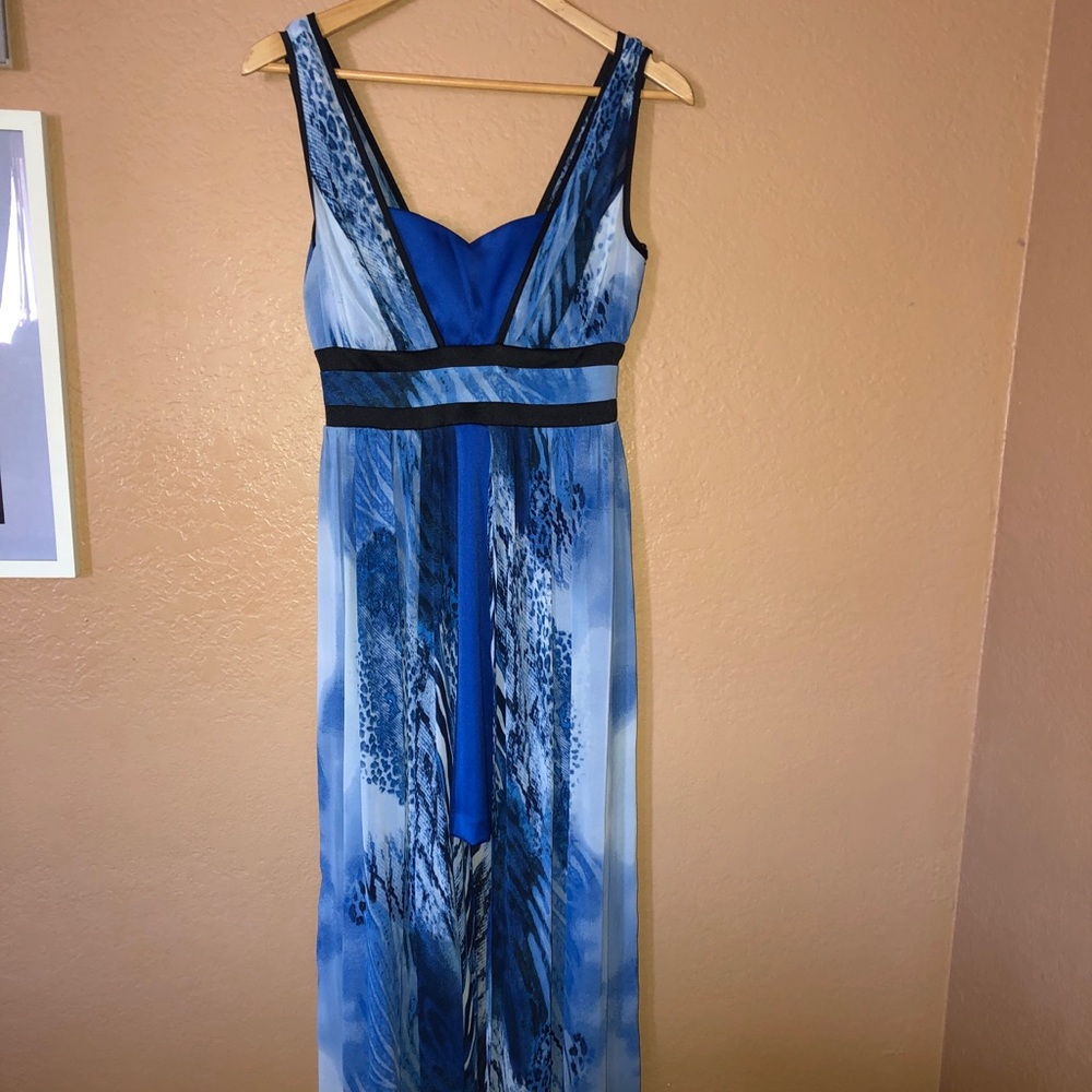 Beautiful blue formal dress!
